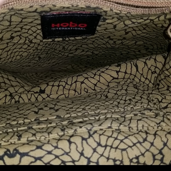 Hobo International Skyler bronze metallic leather fold-over kiss closure clutch - Picture 11 of 16